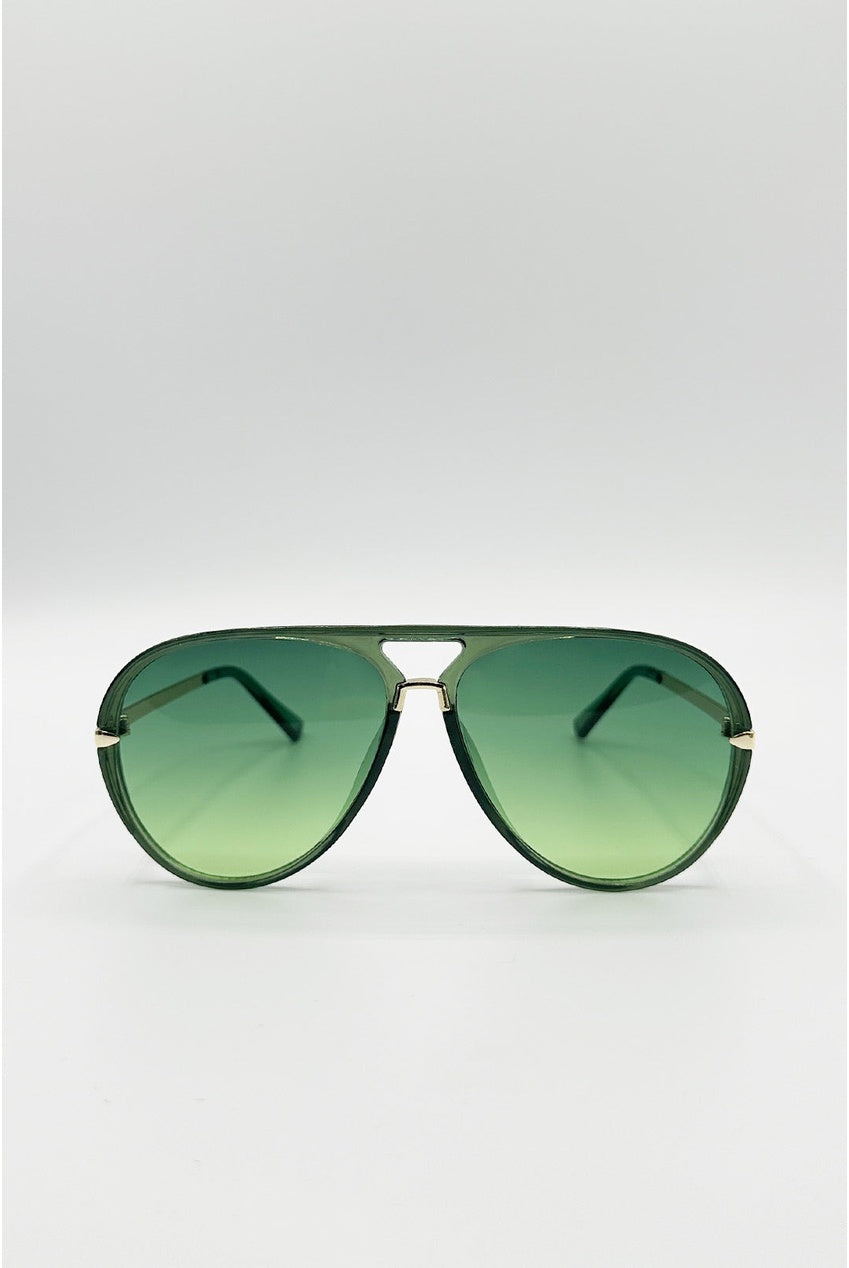 Bold Aviator Metal Arm Sunglasses In Green In Green by SVNX